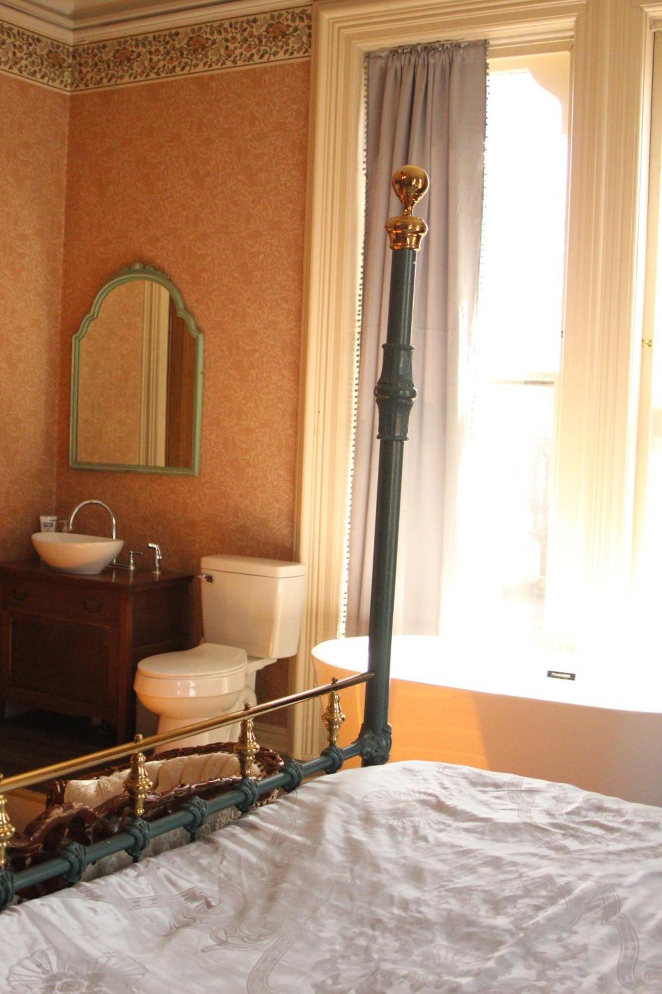Henderson Castle Inn Kalamazoo Room photo